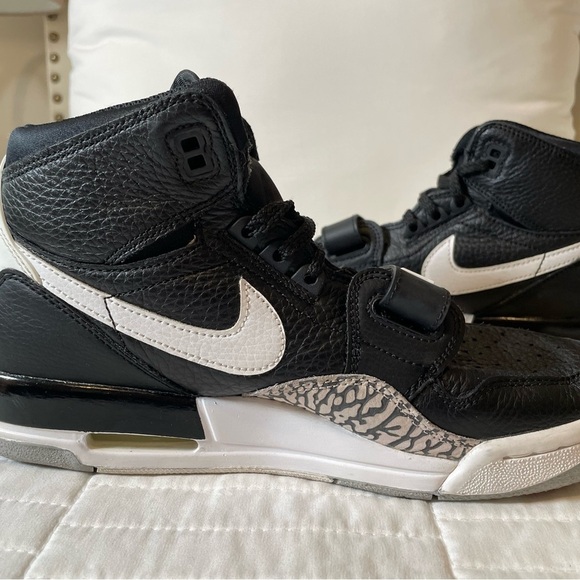 Air Jordan Boys Legacy 312 AT4040-001 Black Cement High Sneakers Size 6.5 Youth - Picture 9 of 14